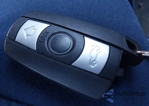 2010 BMW 328I из США, поврежденный, VIN WBAPH7G59ANM51351